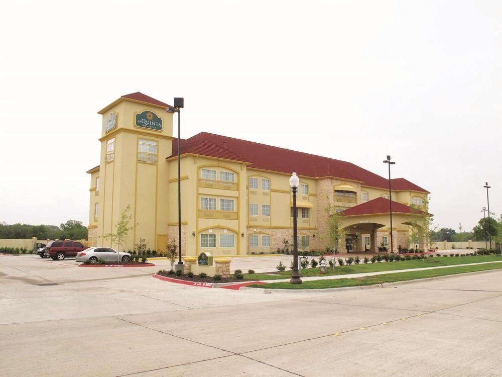 La Quinta By Wyndham Ennis Hotel Екстериор снимка