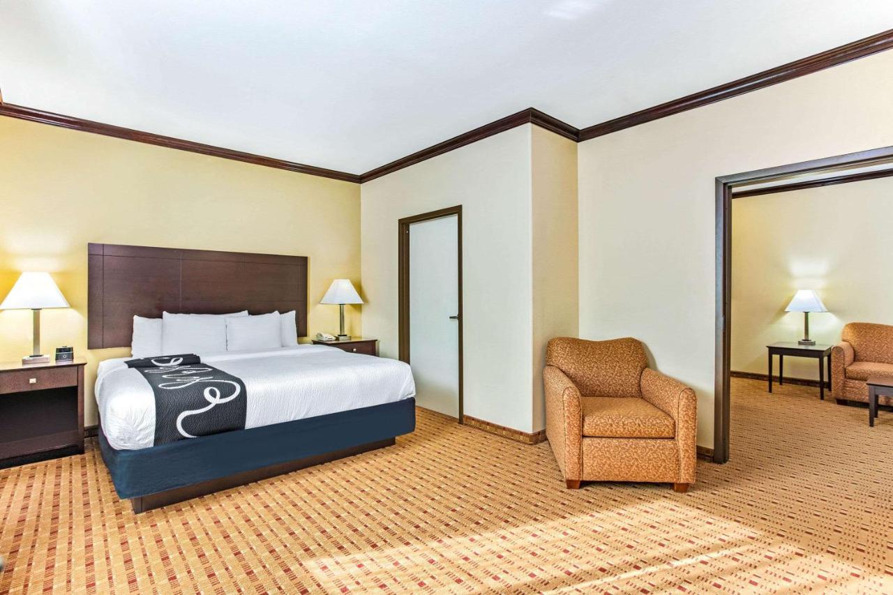 La Quinta By Wyndham Ennis Hotel Екстериор снимка