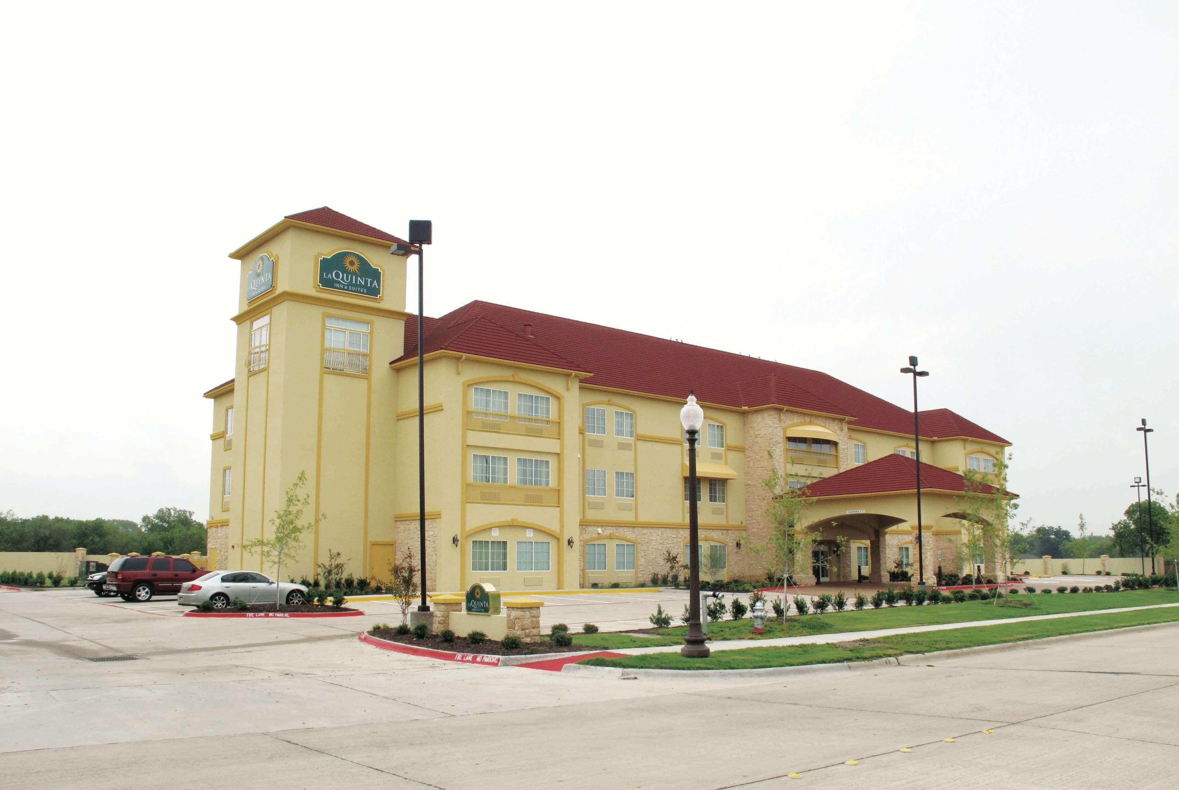 La Quinta By Wyndham Ennis Hotel Екстериор снимка