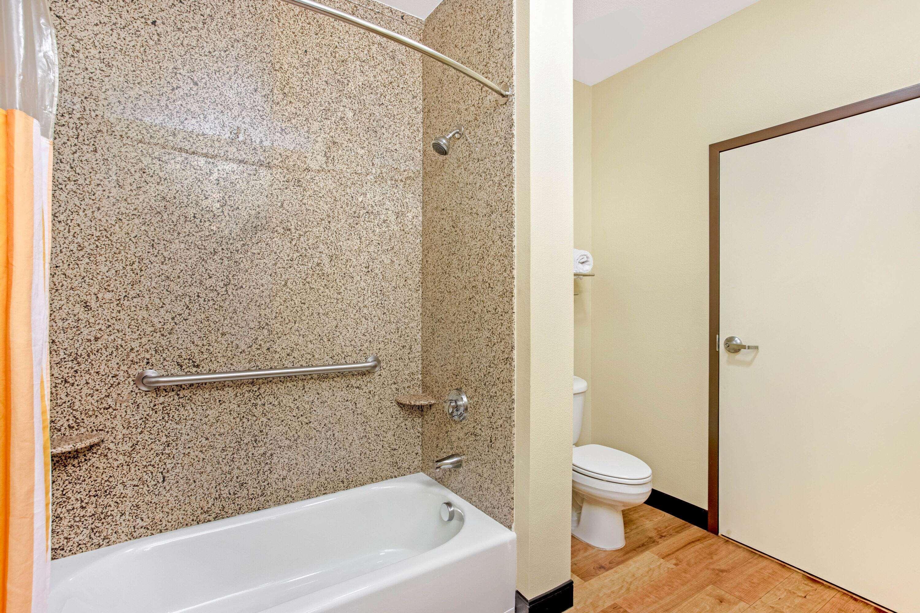 La Quinta By Wyndham Ennis Hotel Екстериор снимка
