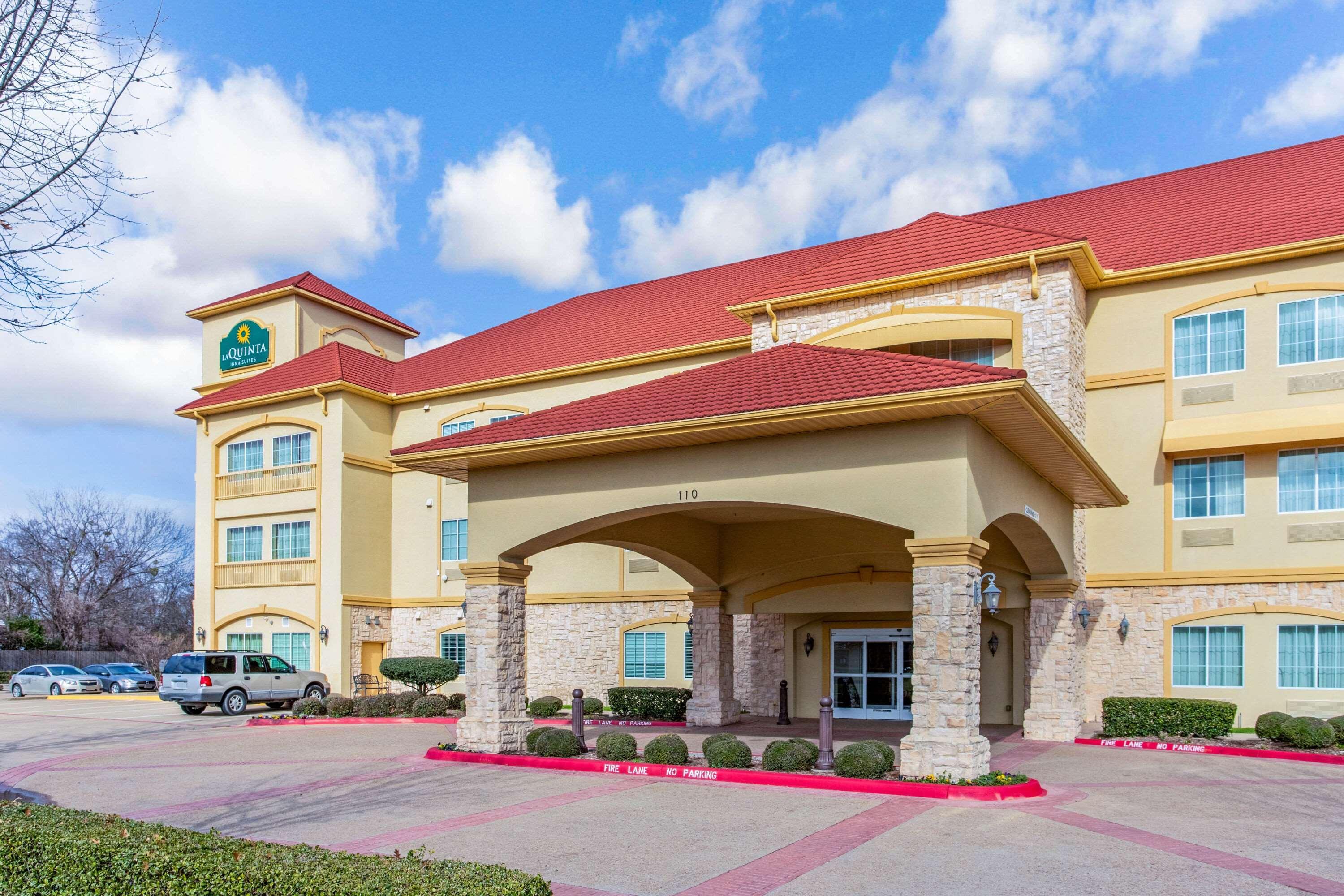La Quinta By Wyndham Ennis Hotel Екстериор снимка